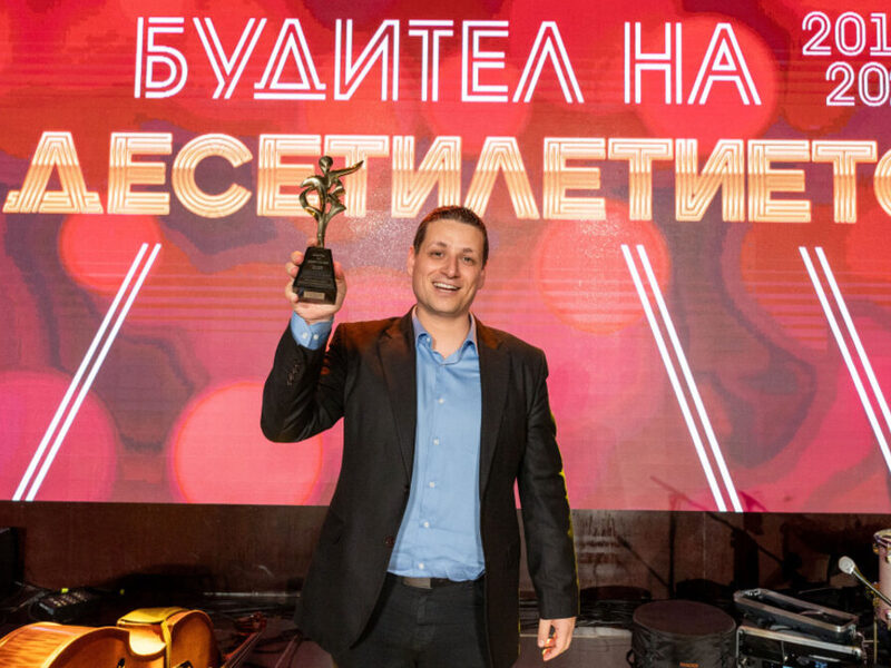 Никола Рахнев получава „Будител на десетилетието“, 2023 г.